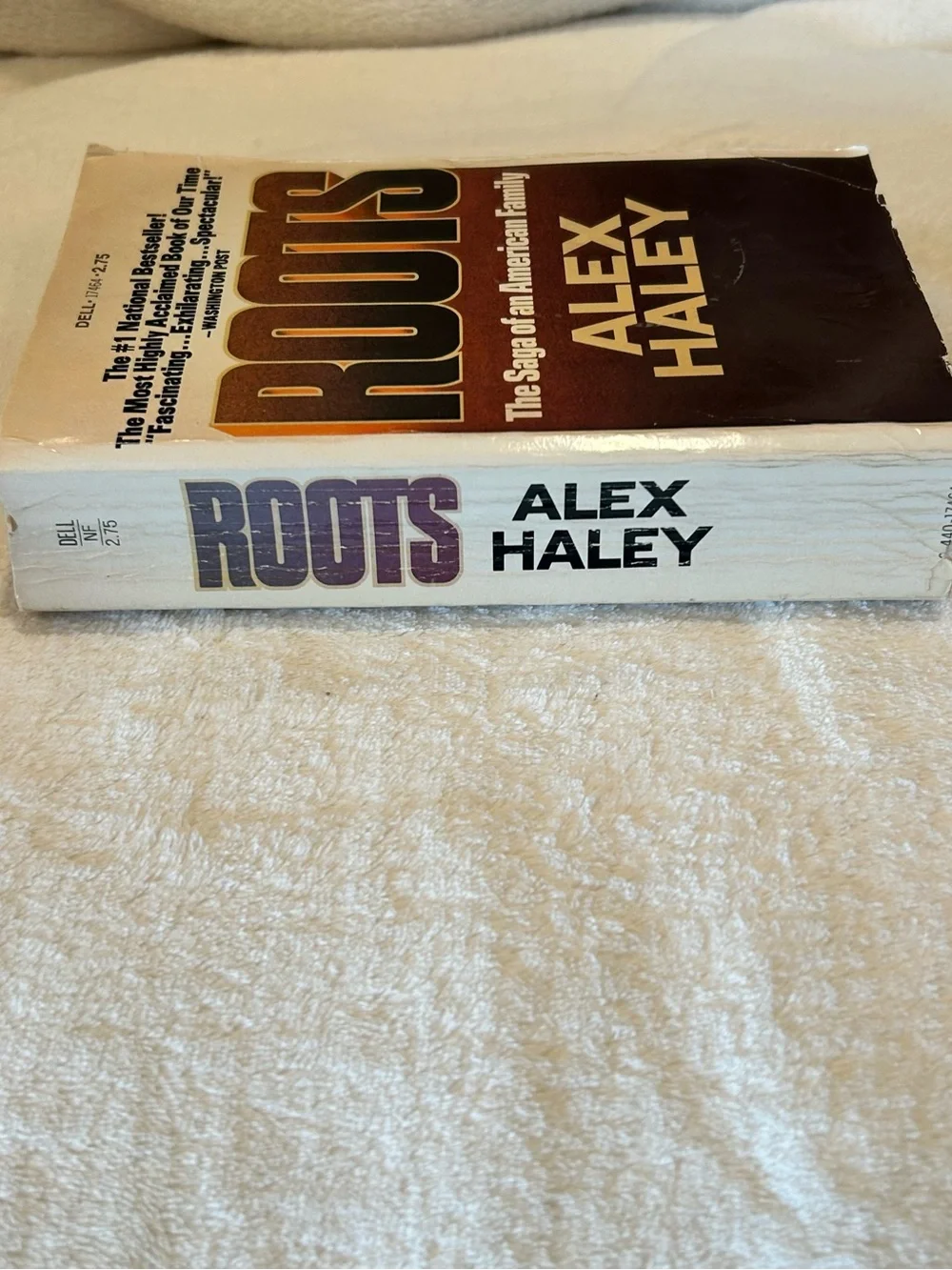 Roots: The Saga of an AmericaRoots: The Saga of an American Family by Alex Haley